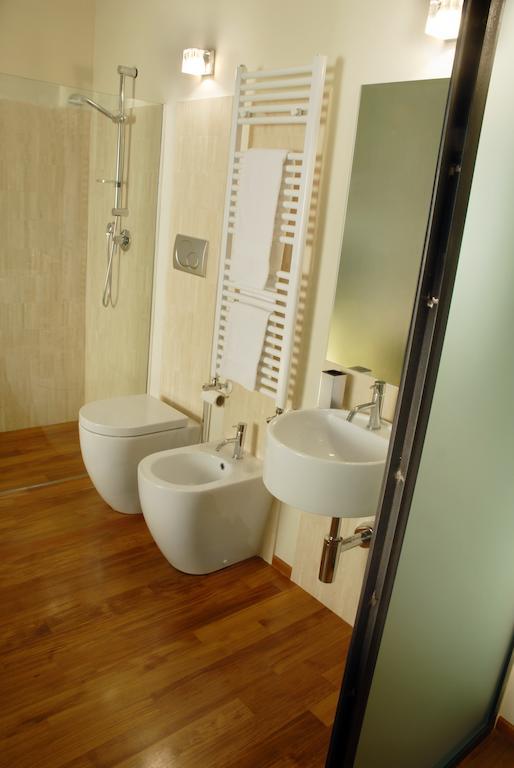 B&B Terres D'Aventure Suites Τορίνο Δωμάτιο φωτογραφία